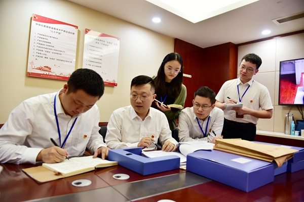 陳?。涸绞顷P鍵時刻越要勇于擔當